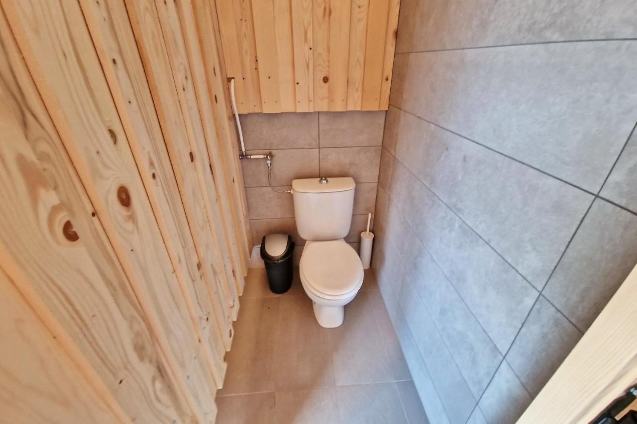 Kamp Beli Gaber Hotell Stari Trg pri Lozu Exteriör bild