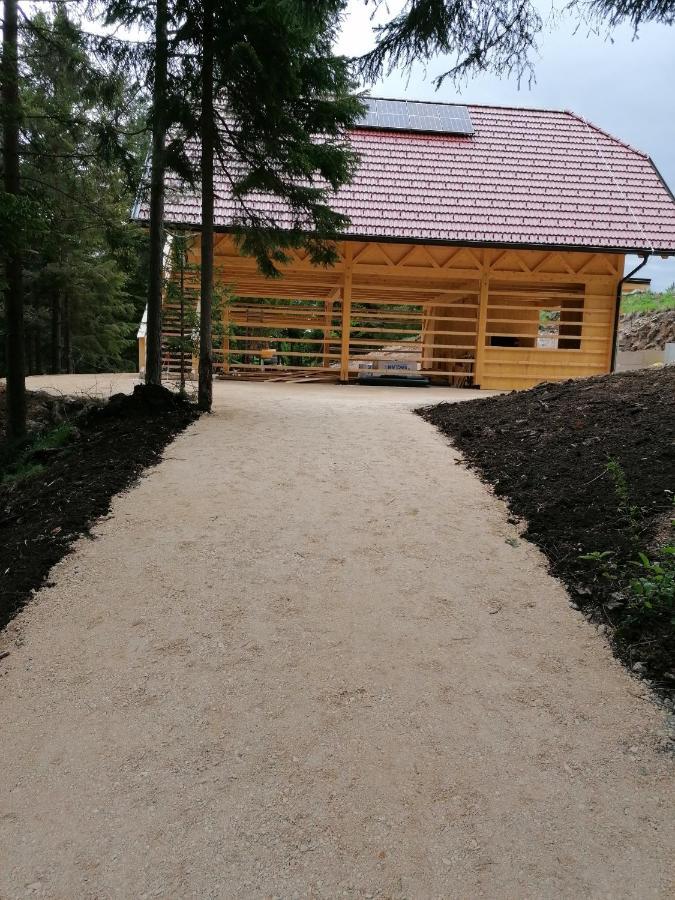 Kamp Beli Gaber Hotell Stari Trg pri Lozu Exteriör bild