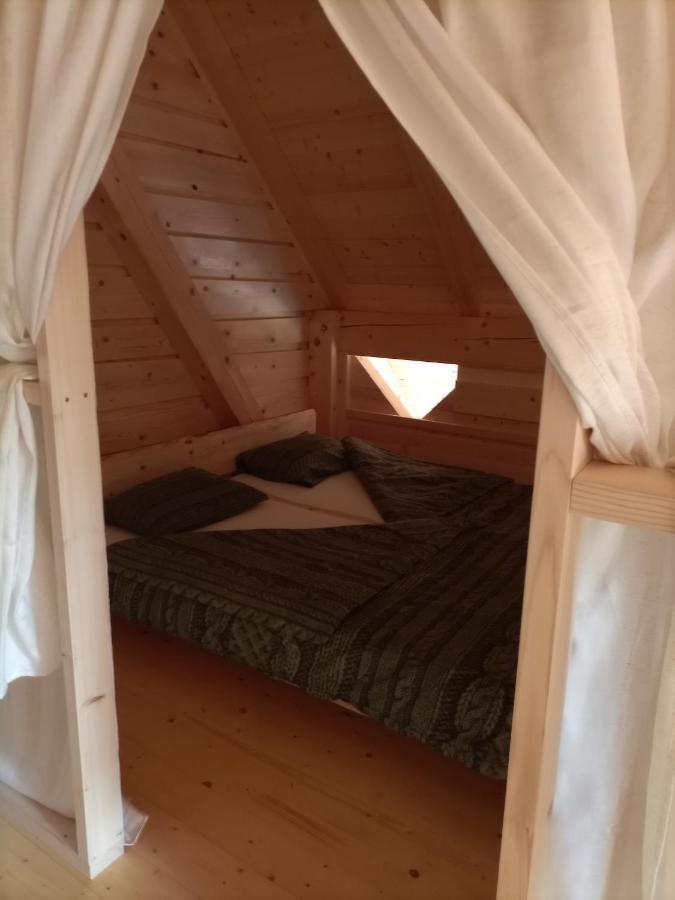 Kamp Beli Gaber Hotell Stari Trg pri Lozu Exteriör bild