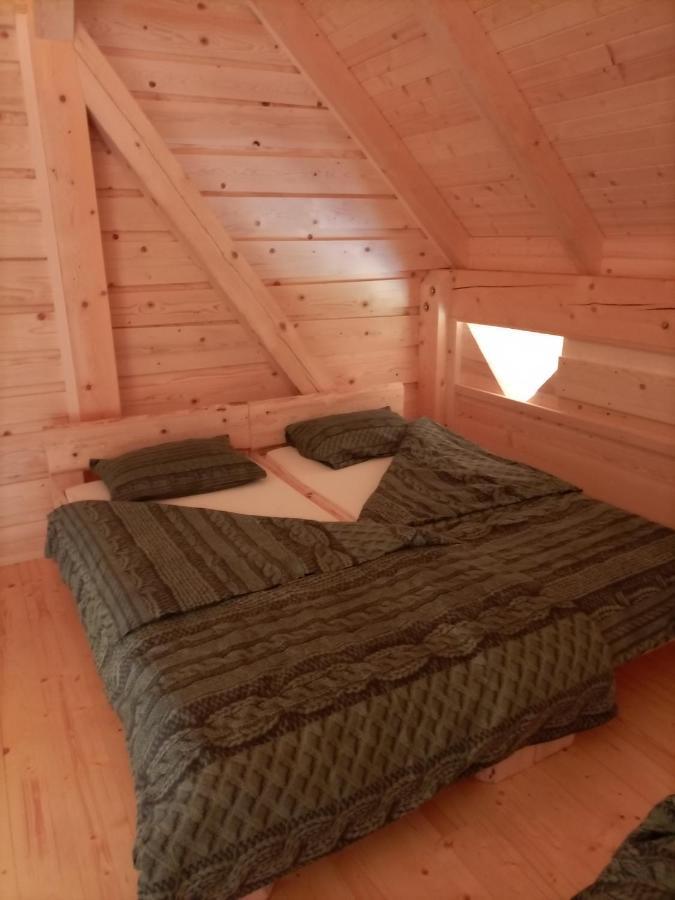 Kamp Beli Gaber Hotell Stari Trg pri Lozu Exteriör bild
