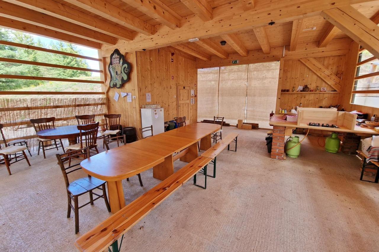 Kamp Beli Gaber Hotell Stari Trg pri Lozu Exteriör bild