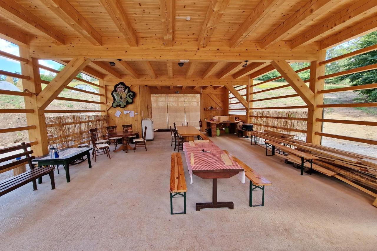 Kamp Beli Gaber Hotell Stari Trg pri Lozu Exteriör bild