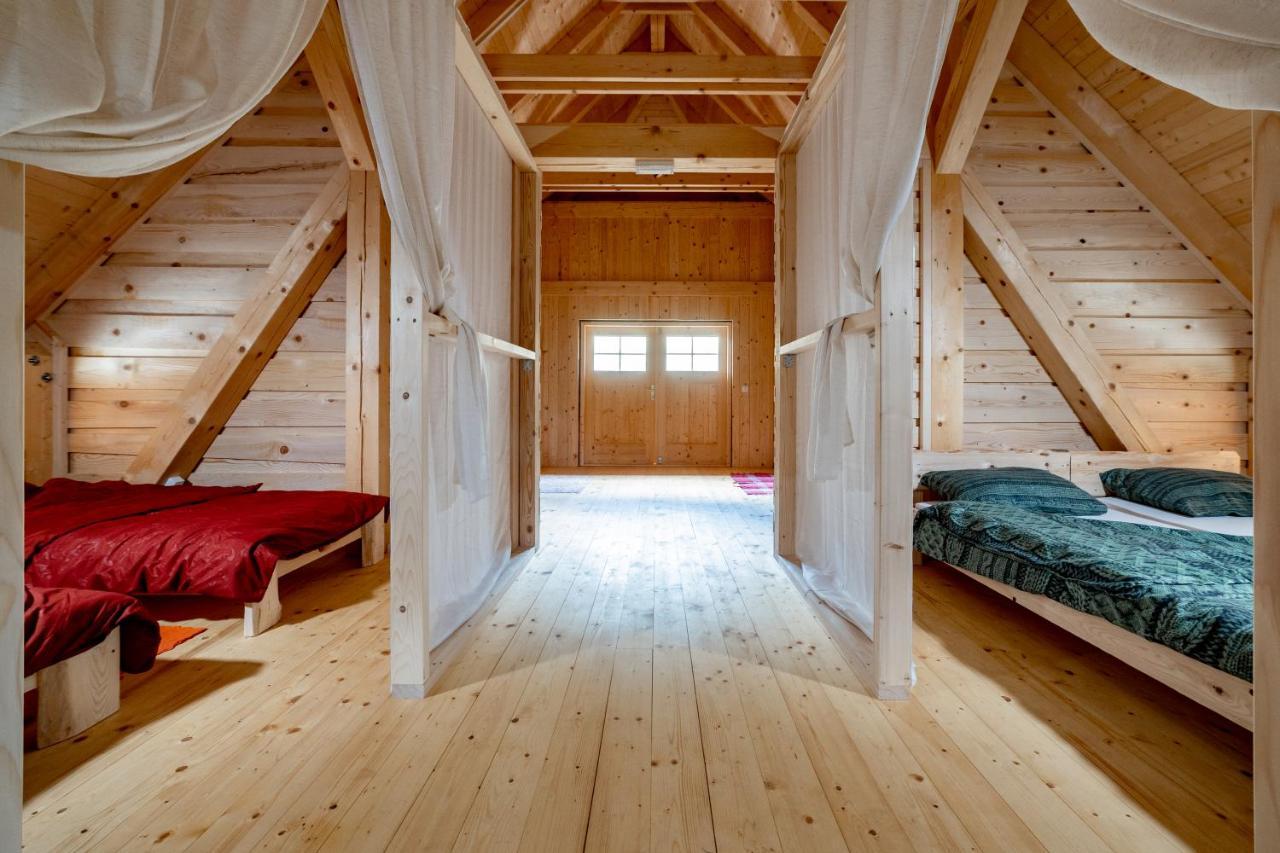 Kamp Beli Gaber Hotell Stari Trg pri Lozu Exteriör bild