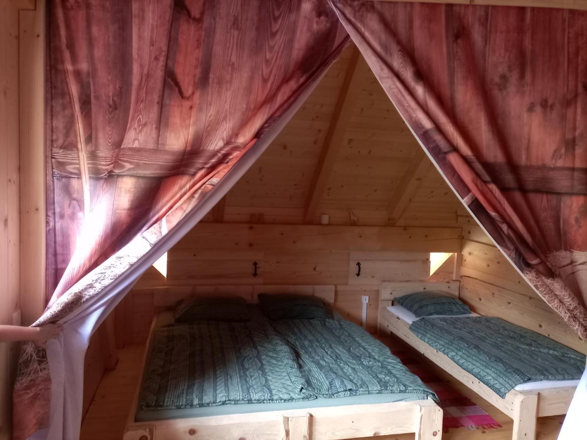 Kamp Beli Gaber Hotell Stari Trg pri Lozu Exteriör bild