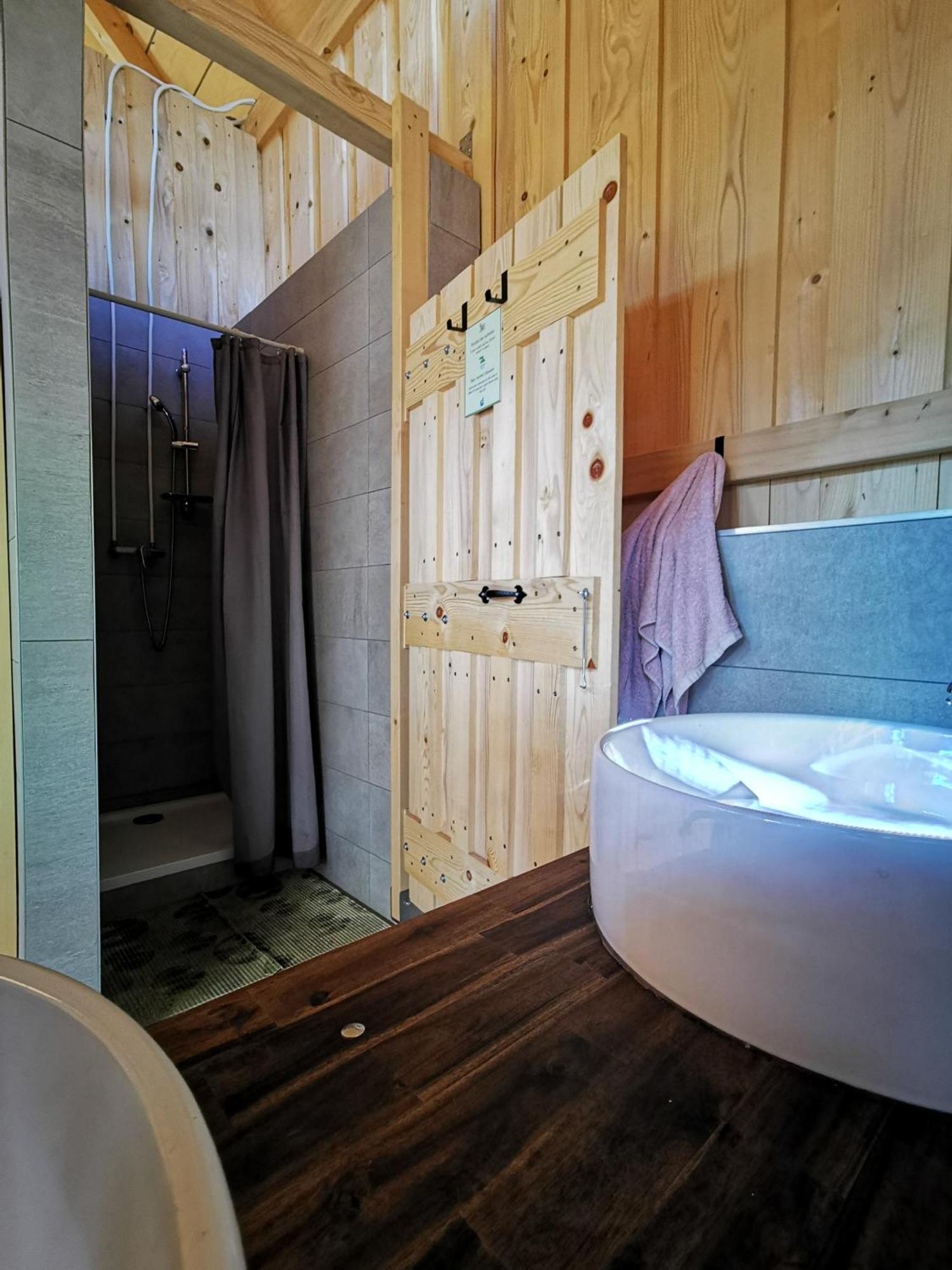 Kamp Beli Gaber Hotell Stari Trg pri Lozu Exteriör bild